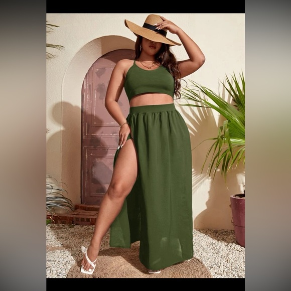 Sexy two pc skirt and crop top - Picture 2 of 6